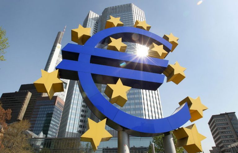 La actividad empresarial de la zona euro se contrae por cuarto mes consecutivo