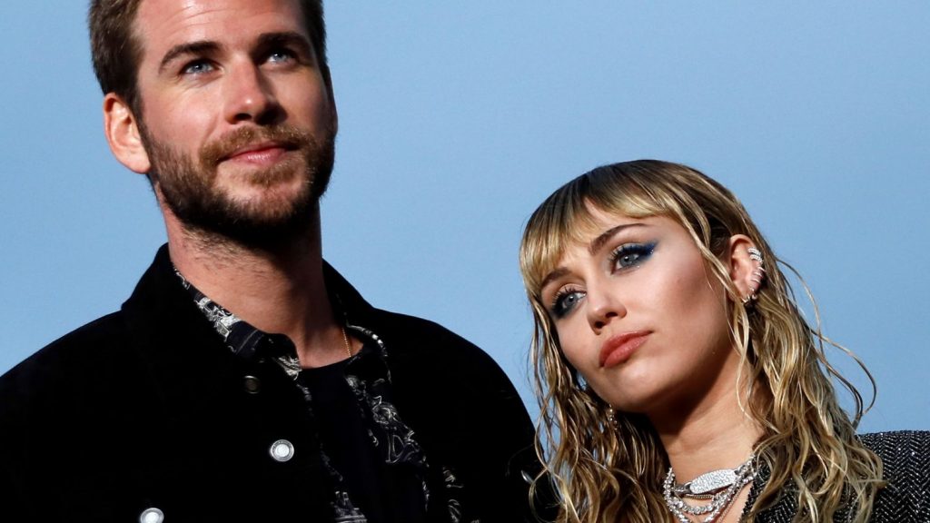 Miley Cyrus Y Liam Hemsworth Algo Menos Que Marta Pombo, Ocho Meses Casados