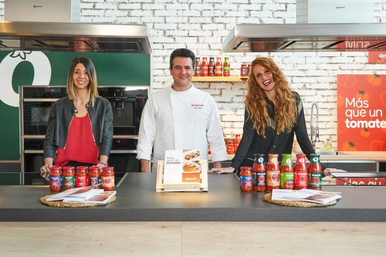 Orlando crea el Día de la Versatilidad Gastronómica, el homenaje que el tomate frito se merece