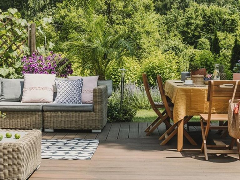 Siete ideas creativas para convertir tu terraza o jardín en un oasis
