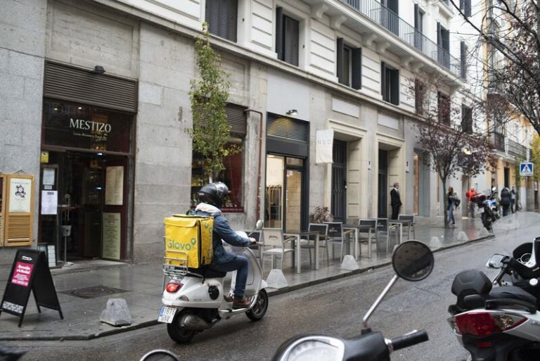 Gobierno y agentes sociales llegan a un acuerdo sobre la ley de ‘riders’
