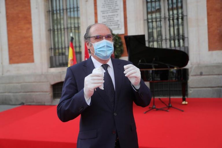 Gabilondo dice estar centrado en la moción de censura y no en ser candidato
