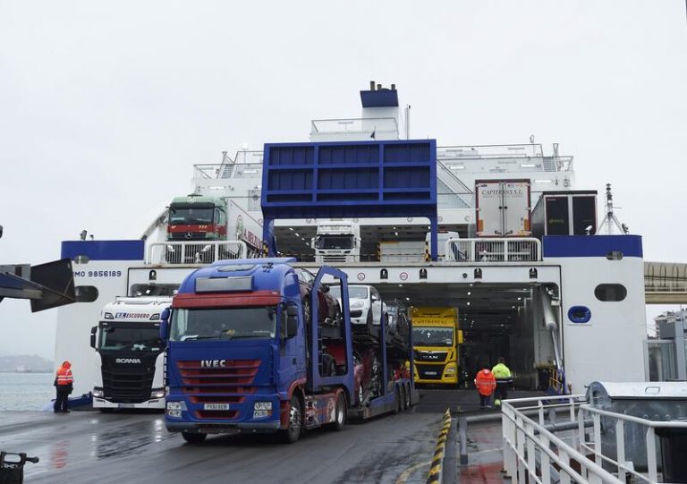 Las exportaciones del Reino Unido a la UE se desplomaron un 40,7% en enero