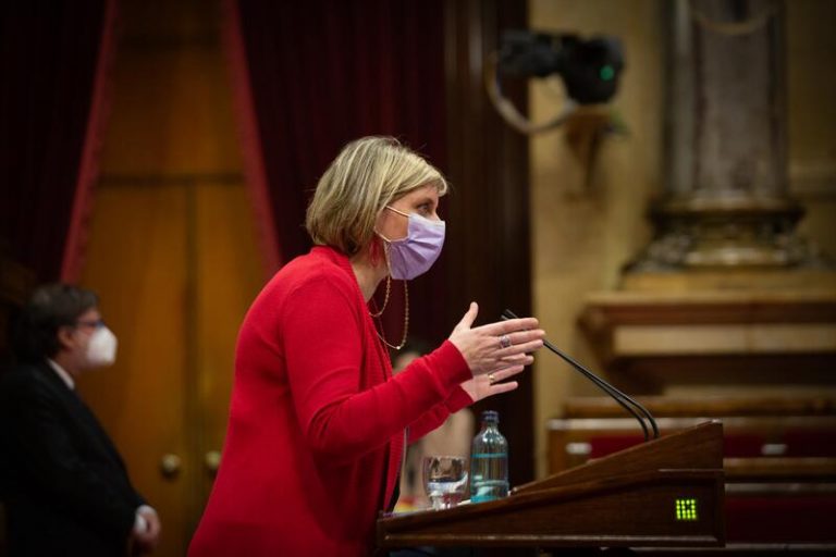 La consellera de Salud pronostica que Cataluña podría «alcanzar el 30%» de vacunados en junio