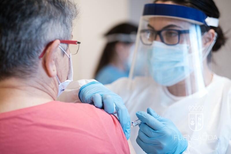 Castilla-La Mancha Aplaza Vacunación De Docentes Ante Las Dudas Con Astrazeneca