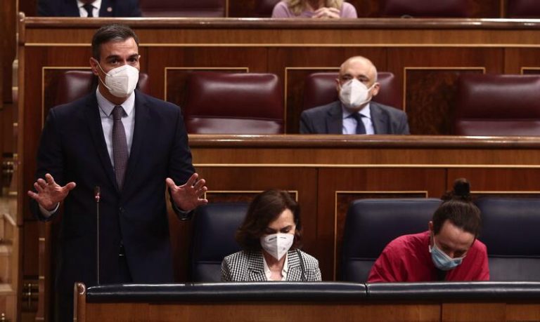 Sánchez se compromete a actualizar la Estrategia de Salud Mental para que sea un «pilar» del SNS