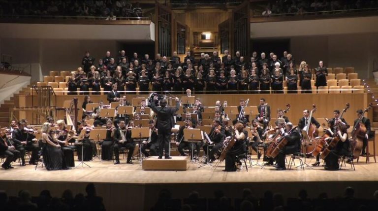 La orquesta Filarmonía de Madrid homenajea a las víctimas del Covid con el ‘Réquiem’ de Mozart