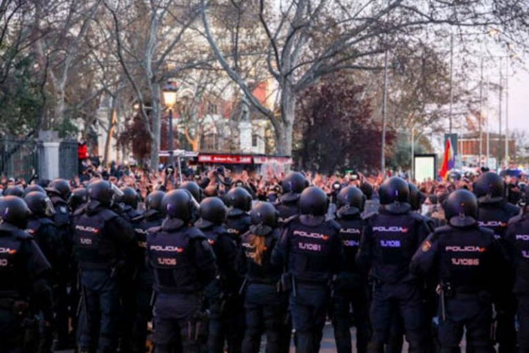 La manifestación no autorizada a favor de Hasél en Madrid se disuelve tras más de una hora de protestas
