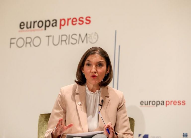 Maroto dice que España quiere ser pionera en uso del pasaporte sanitario