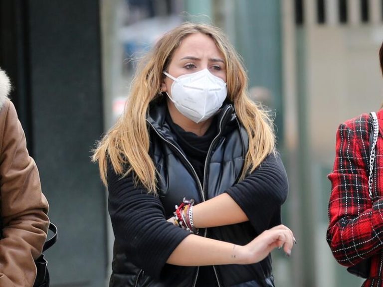 Rocío Flores, sin «nada que decir», se endulza la vida tras la demoledora reaparición de su madre