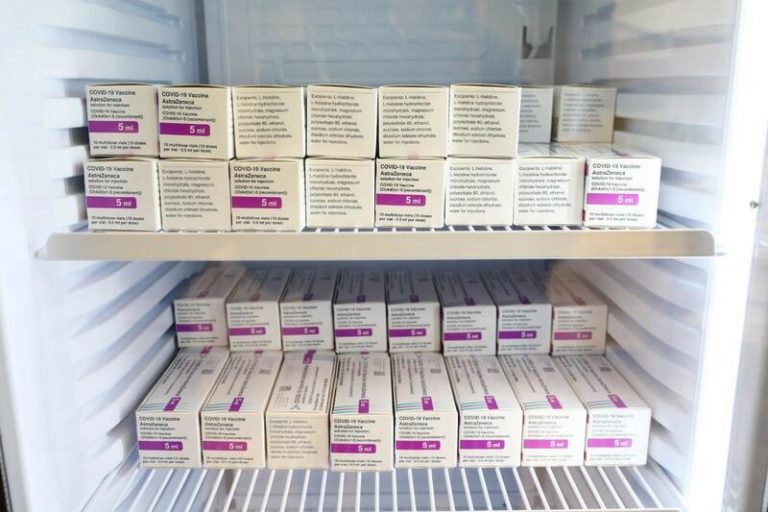 EEUU cuestiona los datos del nuevo ensayo clínico de la vacuna de AstraZeneca