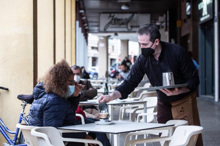 Dos de cada tres hosteleros asumen que no recuperarán la actividad hasta mediados de 2022