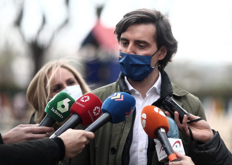 El PP acusa a Sánchez, Iglesias y Arrimadas de «embarrar» y buscar la «inestabilidad»