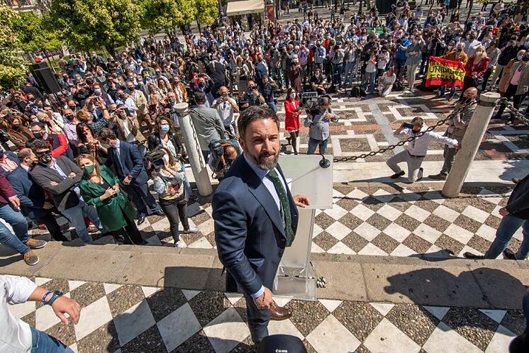 Abascal acusa al Gobierno de «impedir» la libre circulación