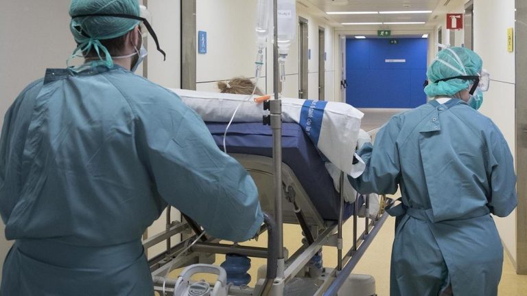Andalucía supera los 1.000 casos tras 4 días por debajo y suma 36 muertes