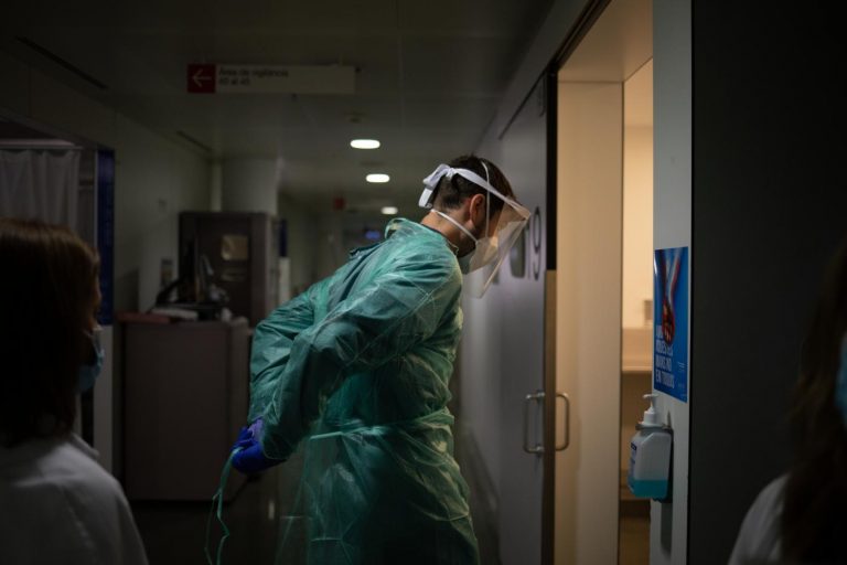 Andalucía supera las 9.000 muertes tras registrar 48 en 24 horas