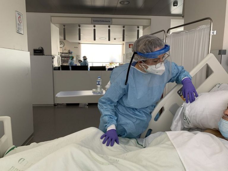 Andalucía suma 1.320 casos, 11 muertes y sube 3,7 puntos su tasa Covid