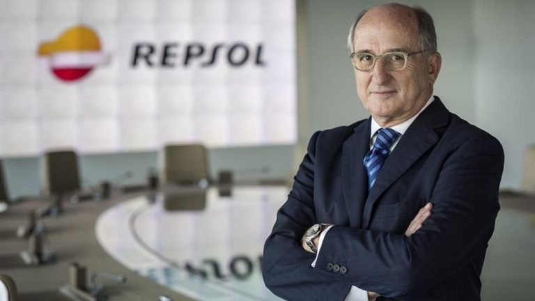 Brufau acusa a la Ley de Cambio Climático de «priorizar» la electricidad
