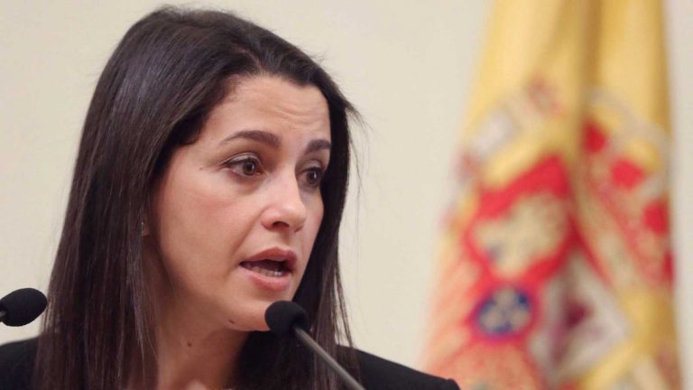 Arrimadas le dijo a Casado que Cs solo impulsaría moción de censura en Murcia