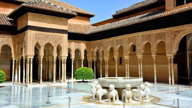 Así es el Palacio de Comares y Los Leones de Granada
