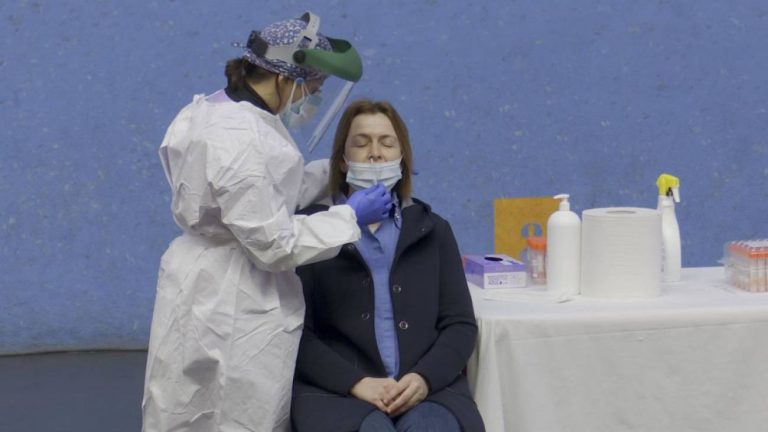 Asturias registra el fallecimiento de una mujer y 111 nuevos casos