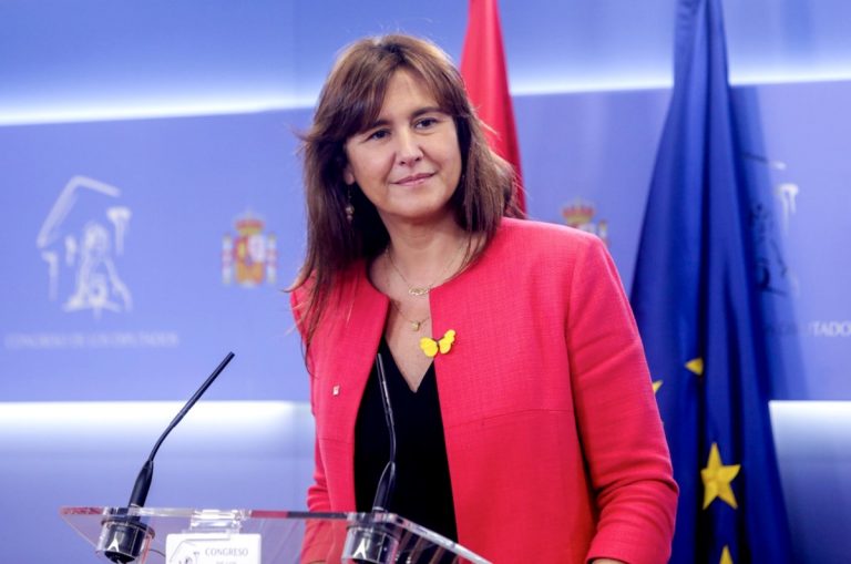 Borràs se compromete a defender la soberanía del Parlamento «ante cualquier injerencia»