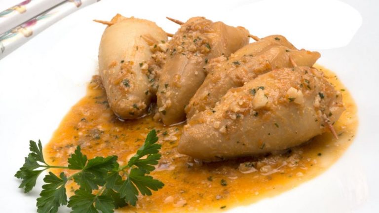 Calamares rellenos: la receta clásica para que te queden de escándalo