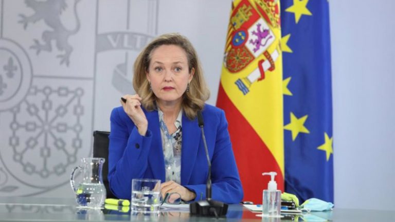 Calviño llama a actuar con responsabilidad para proporcionar «estabilidad»