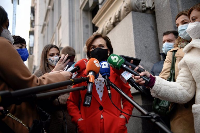 Calvo no ve contradictorio que los extranjeros puedan viajar a España