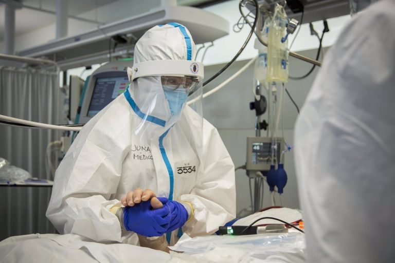 Los contagios suben a 52 en Cantabria, aunque bajan los hospitalizados