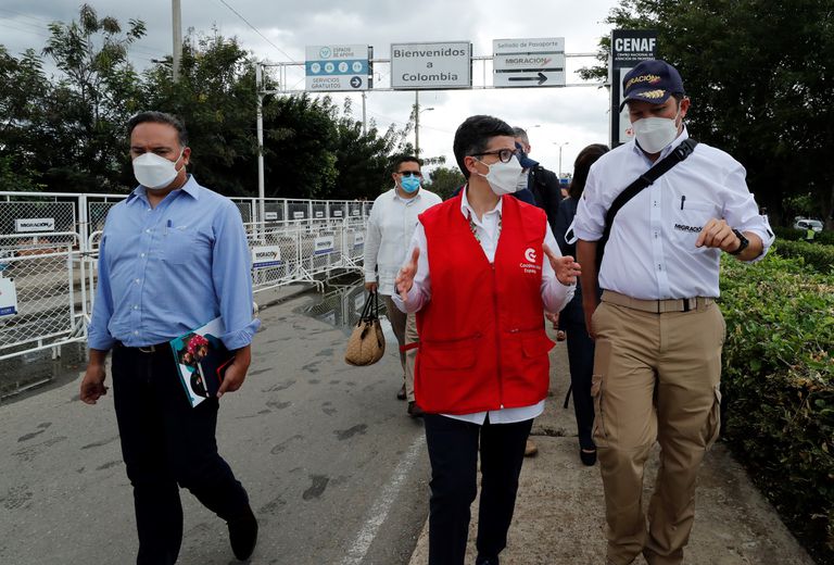 La oposición respalda el viaje de Laya a Colombia