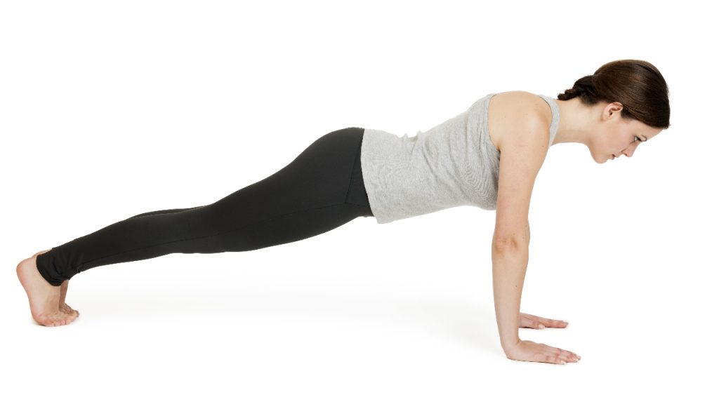 ¿Cómo es la postura del cuerpo al momento de hacer las flexiones correctamente?