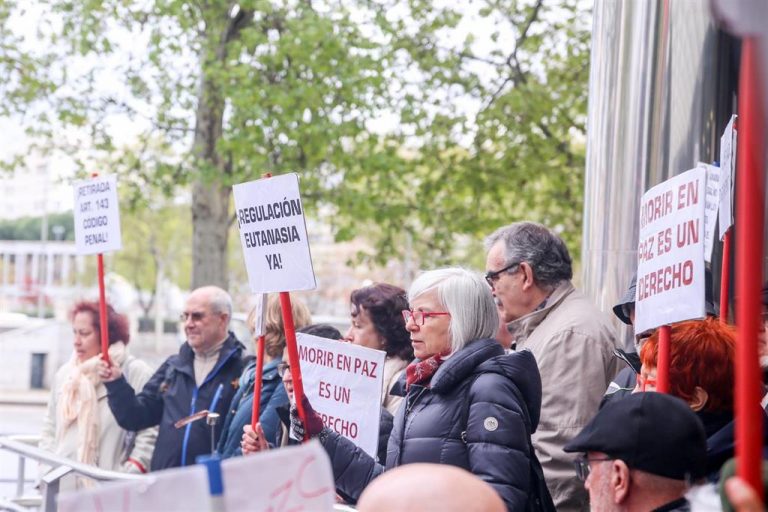 Derecho a Morir celebra la Ley de eutanasia: »Había que reconocer este derecho»