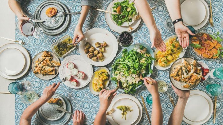 Los beneficios de la dieta mediterránea se »contagian», según estudio