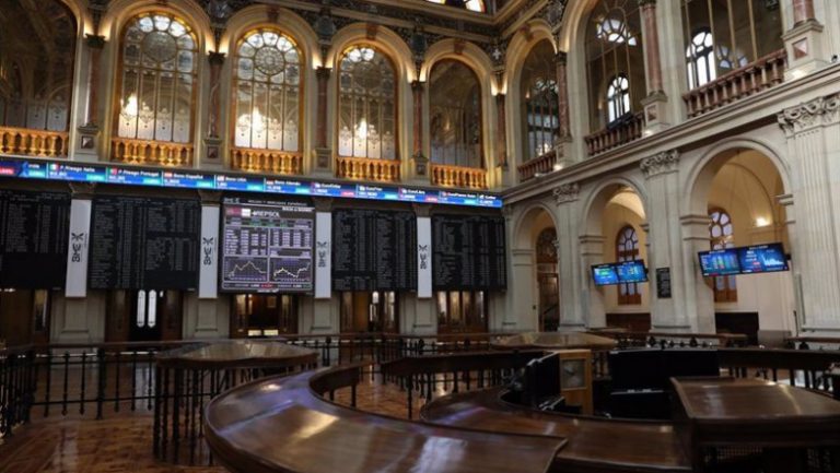 El Ibex 35 se queda a las puertas de los 8.500 puntos con un ligero avance del 0,06%