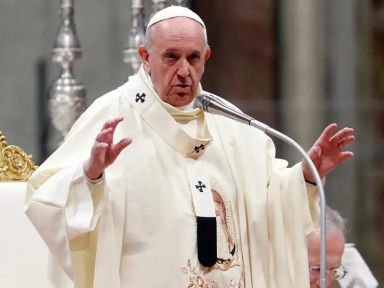 El Papa: «La respuesta a las armas no son otras armas»
