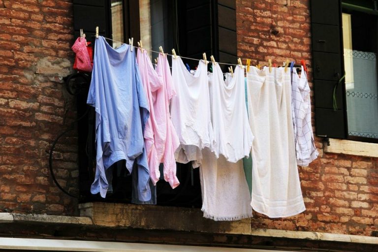 Este es el error que arruina tu ropa recién lavada