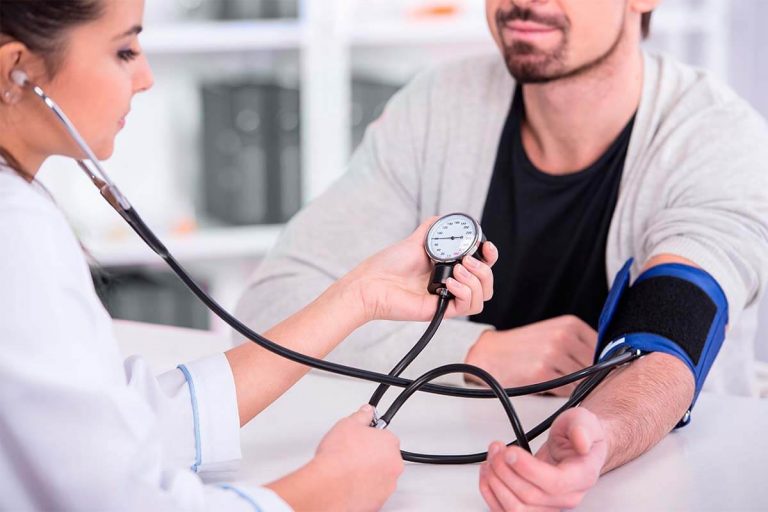 Cómo controlar la hipertensión sin tomar medicamentos