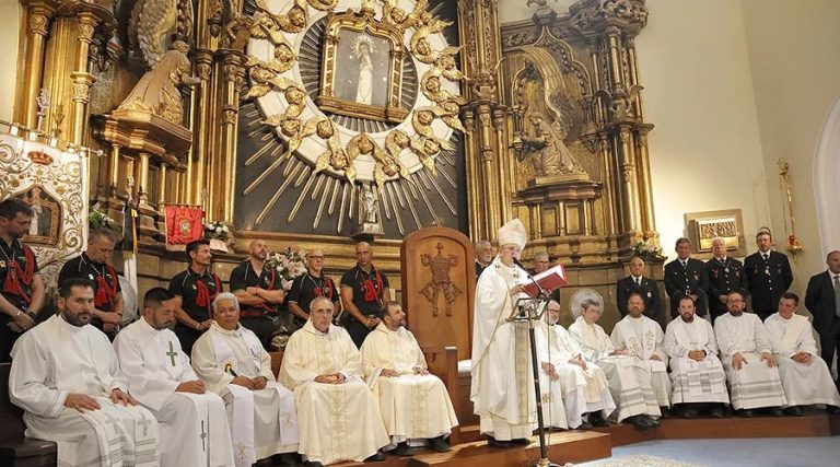 La iglesia de la Virgen de la Paloma reabre con una misa a favor de las víctimas de la explosión