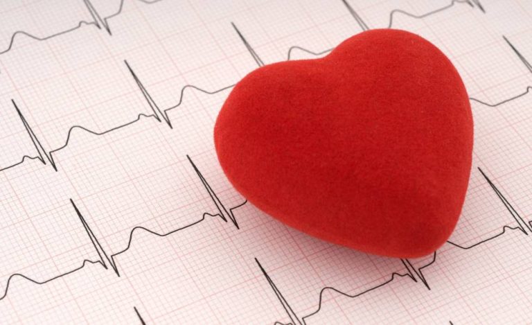 Ser mujer incrementa un 60% el riesgo de insuficiencia cardiaca grave tras infarto