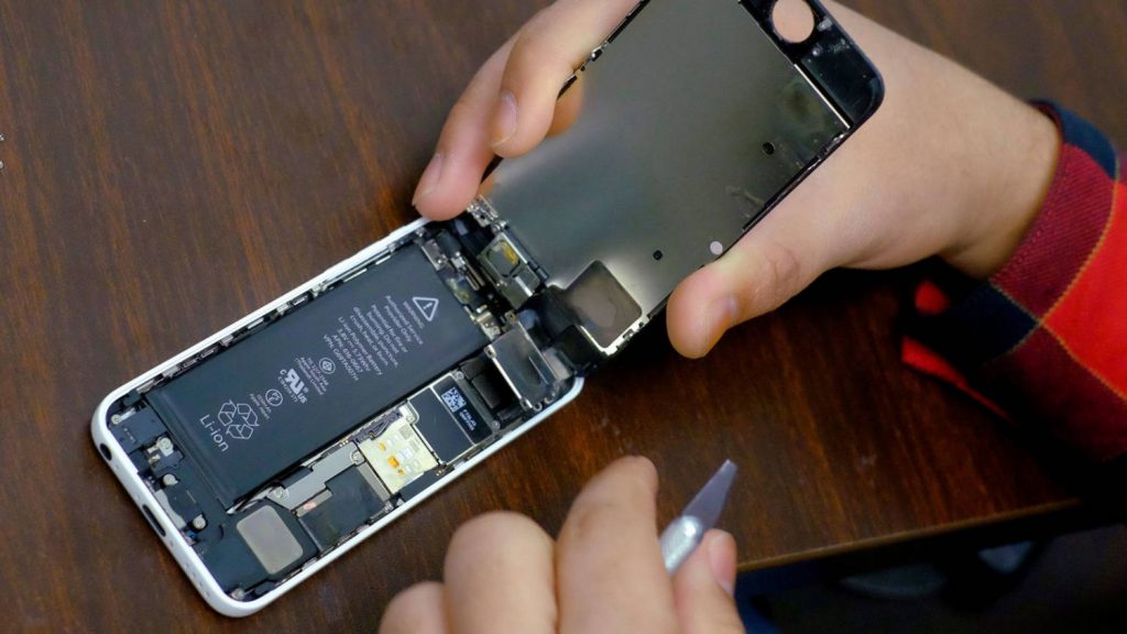 ¿Cómo Cambiar La Batería De Un Iphone?