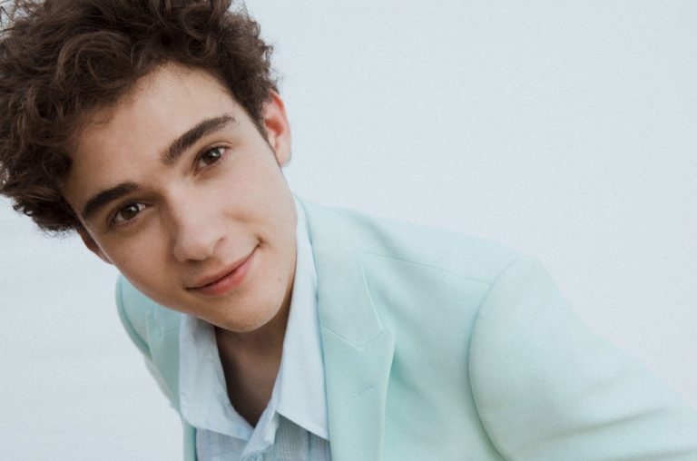 Joshua Bassett presenta con ‘Telling Myself’ su disco homónimo