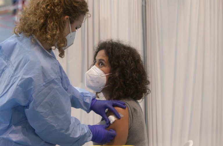 Madrid notifica 2.102 casos nuevos y 21 fallecidos más