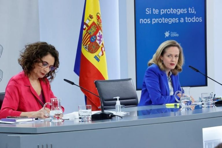 Montero insta a que haya gobiernos «cohesionados y estables» en todas las CCAA