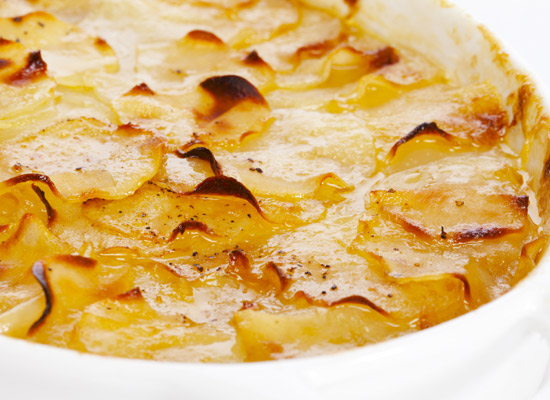 ¿Cómo Prepara Patatas Gratinadas Al Horno?