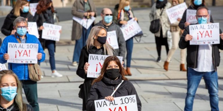 Peluquerías y salones de estética salen para pedir al PSOE la vuelta al IVA reducido