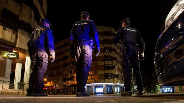 Jueces consideran «desproporcional» la actuación de la Policía para parar una fiesta ilegal