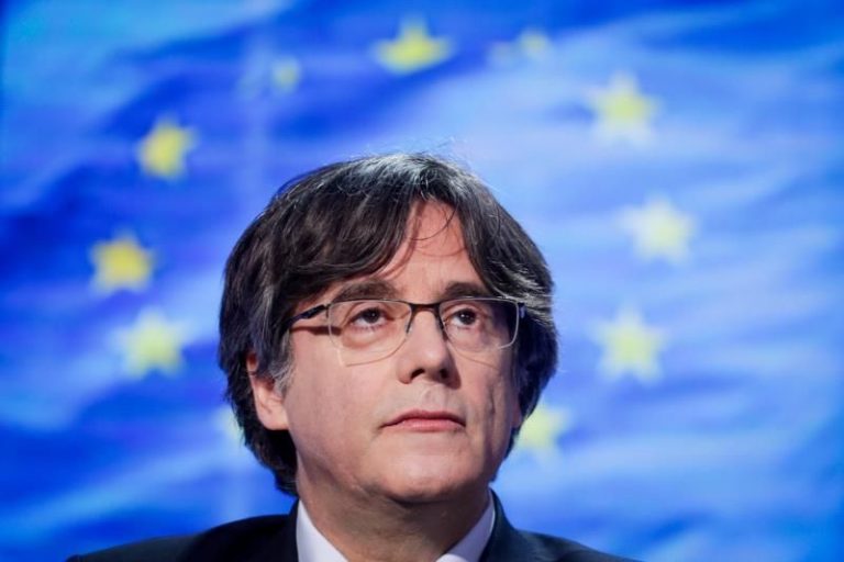 El TC reitera la vigencia de las órdenes de detención contra Puigdemont y Comín