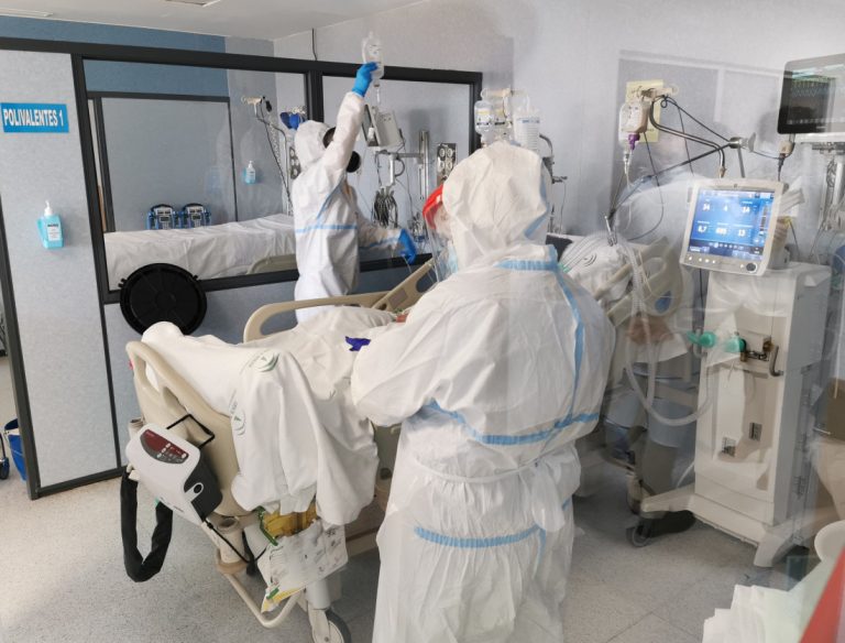 Sanidad registra 7.026 nuevos casos de Covid y 320 muertes
