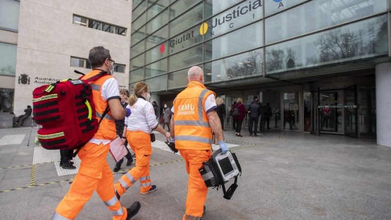 Suspenden el juicio del caso ‘Cooperación’ tras desmayarse uno de los acusados